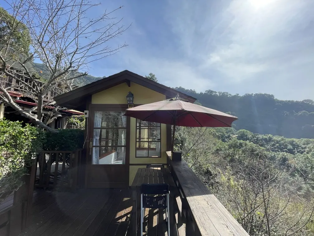 依山 - 靜住宿外觀